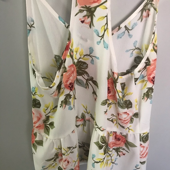 Floral top - Picture 3 of 3